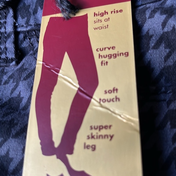 Ladies pant - Picture 5 of 5